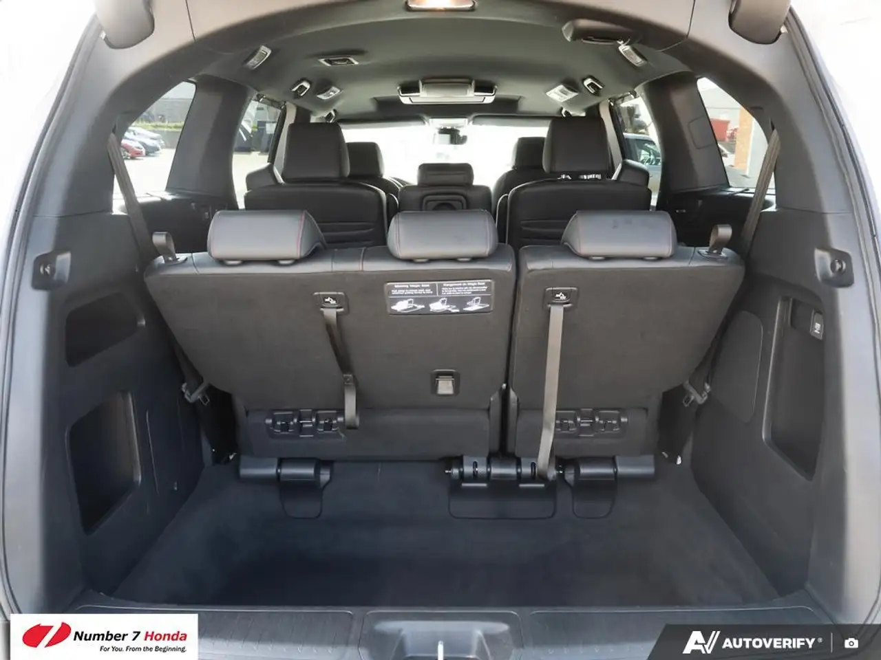 Honda Odyssey снимка Honda Odyssey