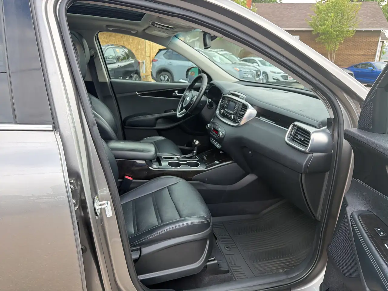 Kia Sorento снимка Kia Sorento