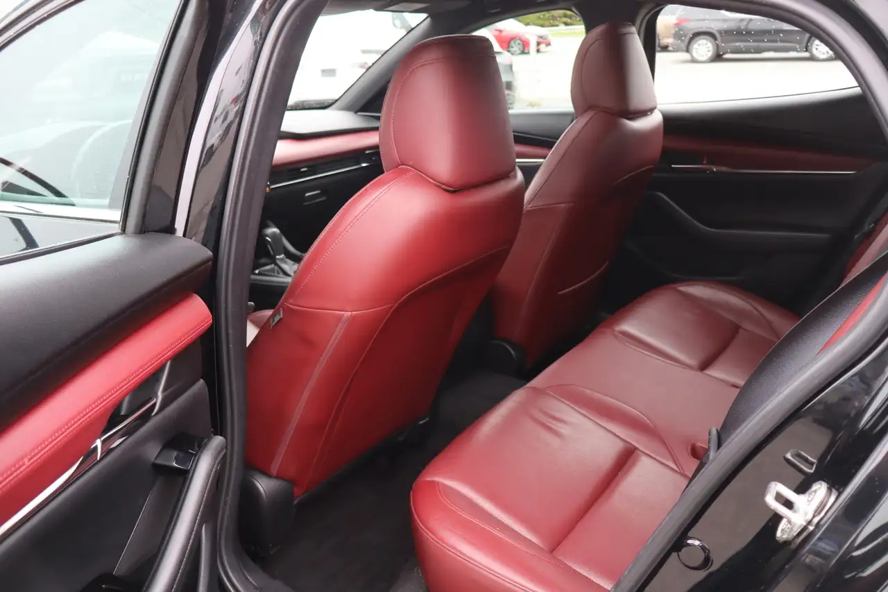 Mazda 3 снимка Mazda 3