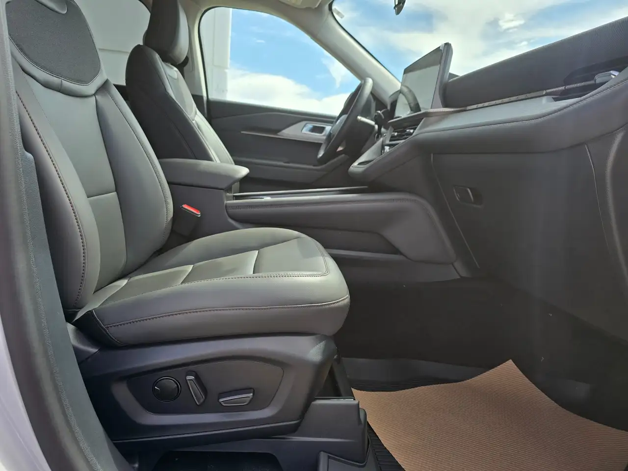 Ford Explorer photo Ford Explorer