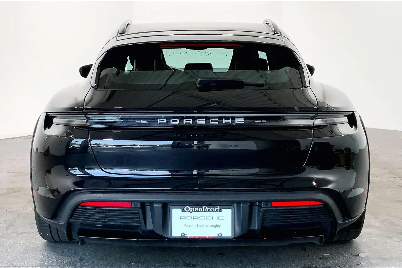 Porsche Taycan снимка Porsche Taycan