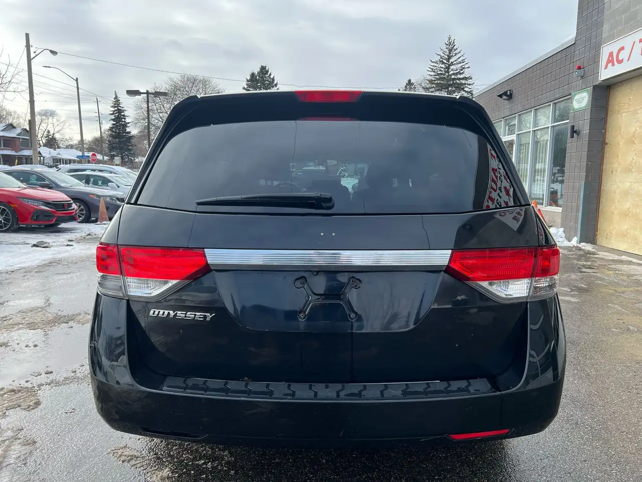 Honda Odyssey снимка Honda Odyssey