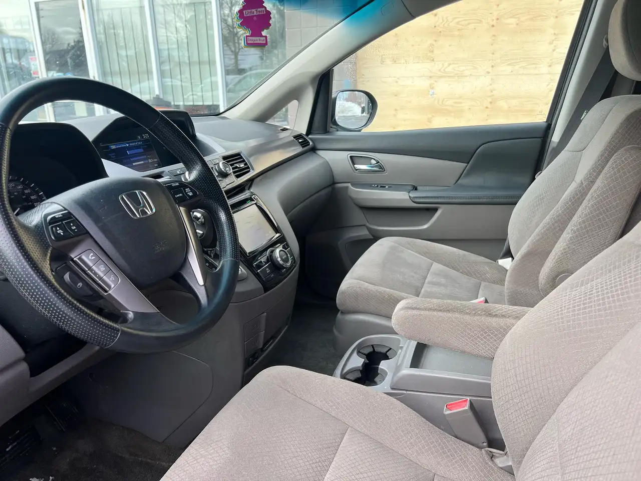 Honda Odyssey снимка Honda Odyssey