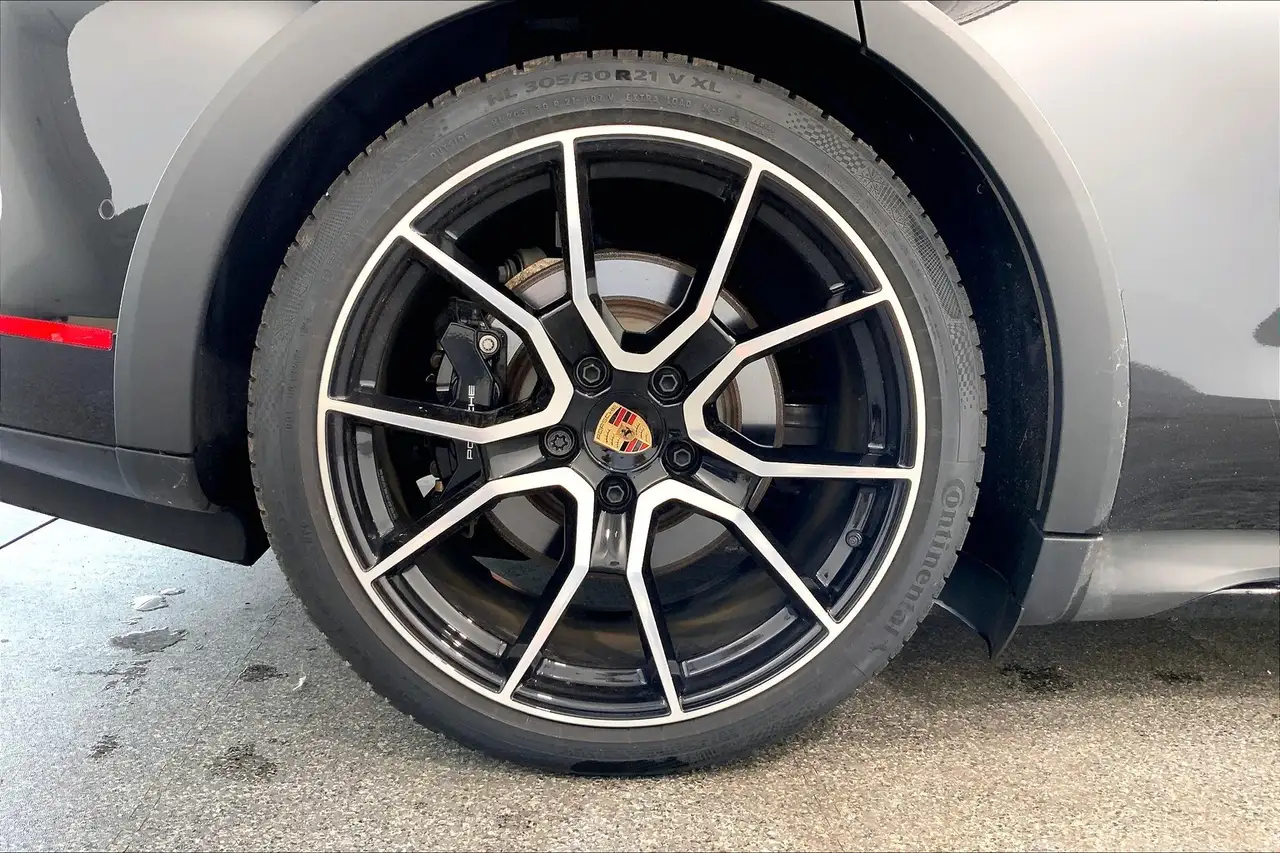 Porsche Taycan снимка Porsche Taycan