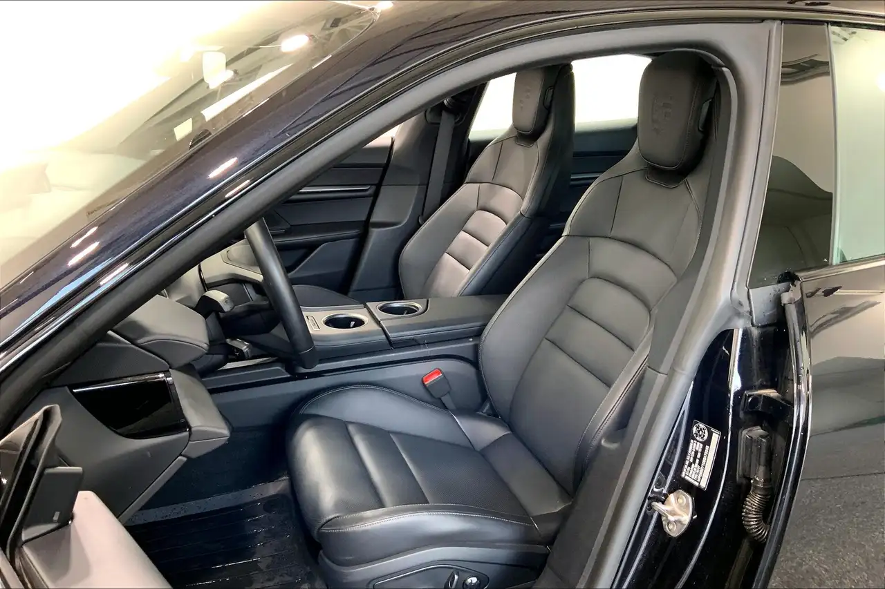 Porsche Taycan снимка Porsche Taycan