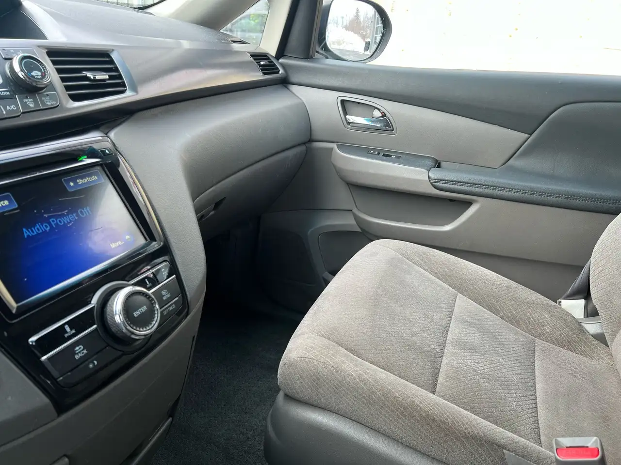 Honda Odyssey снимка Honda Odyssey