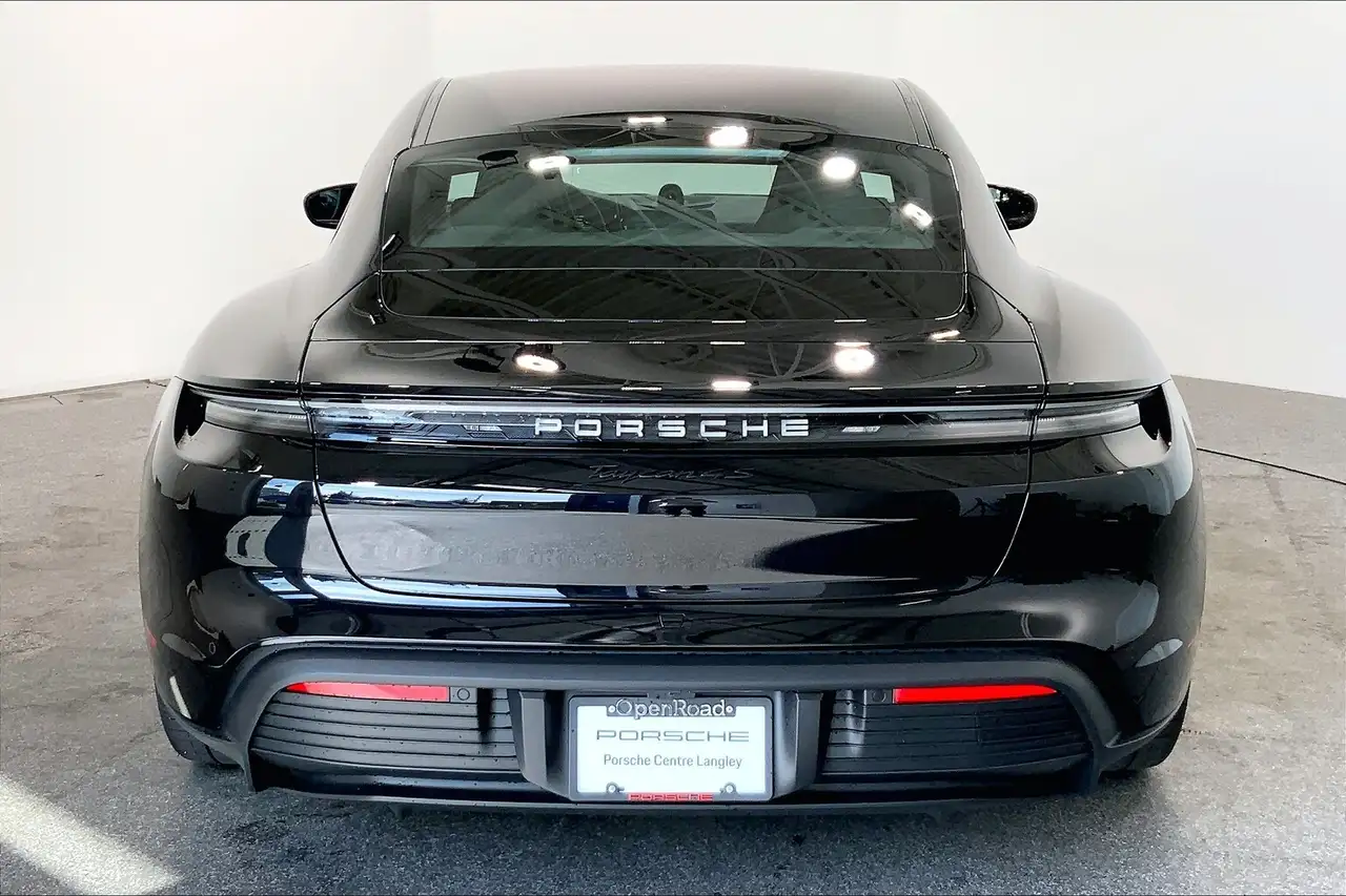 Porsche Taycan снимка Porsche Taycan