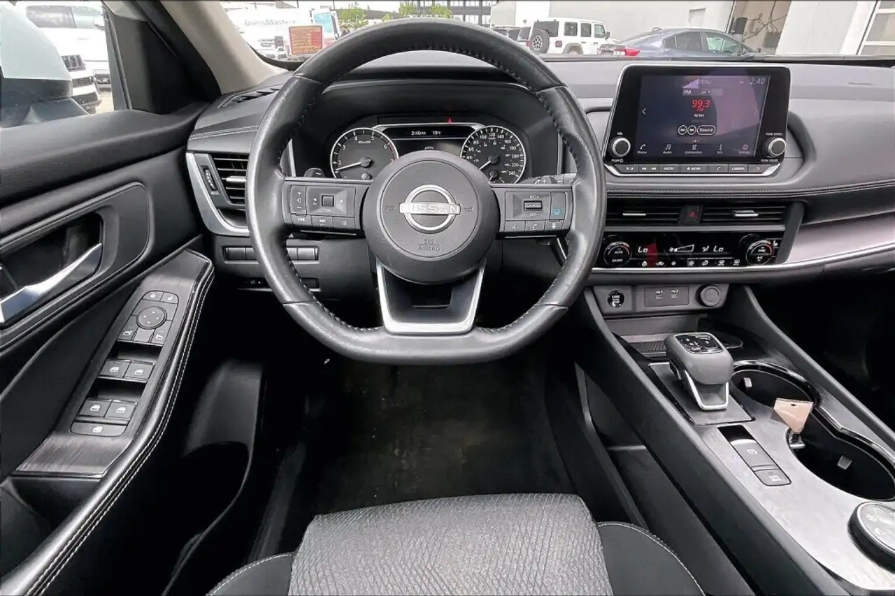 Nissan Rogue снимка Nissan Rogue