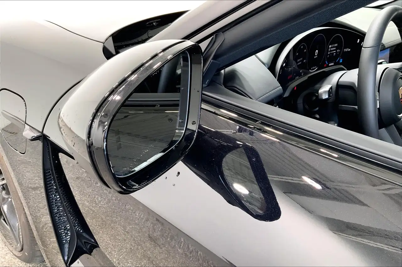 Porsche Taycan снимка Porsche Taycan