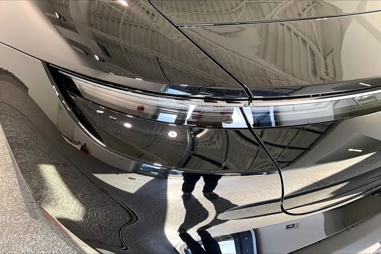 Porsche Taycan снимка Porsche Taycan