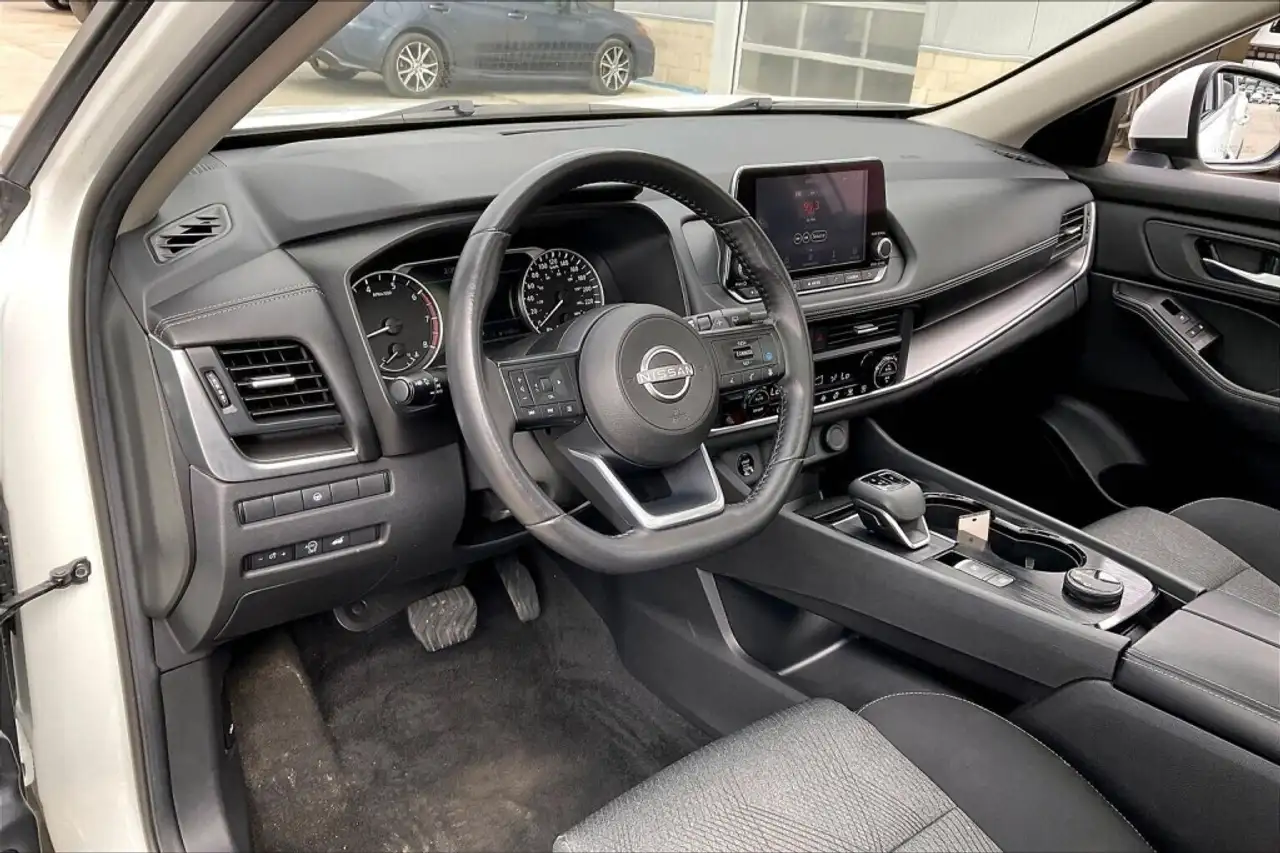 Nissan Rogue снимка Nissan Rogue