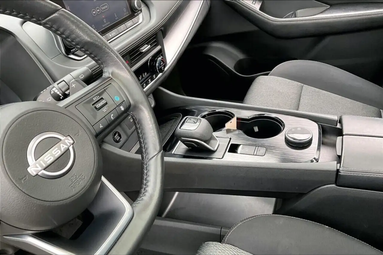 Nissan Rogue снимка Nissan Rogue