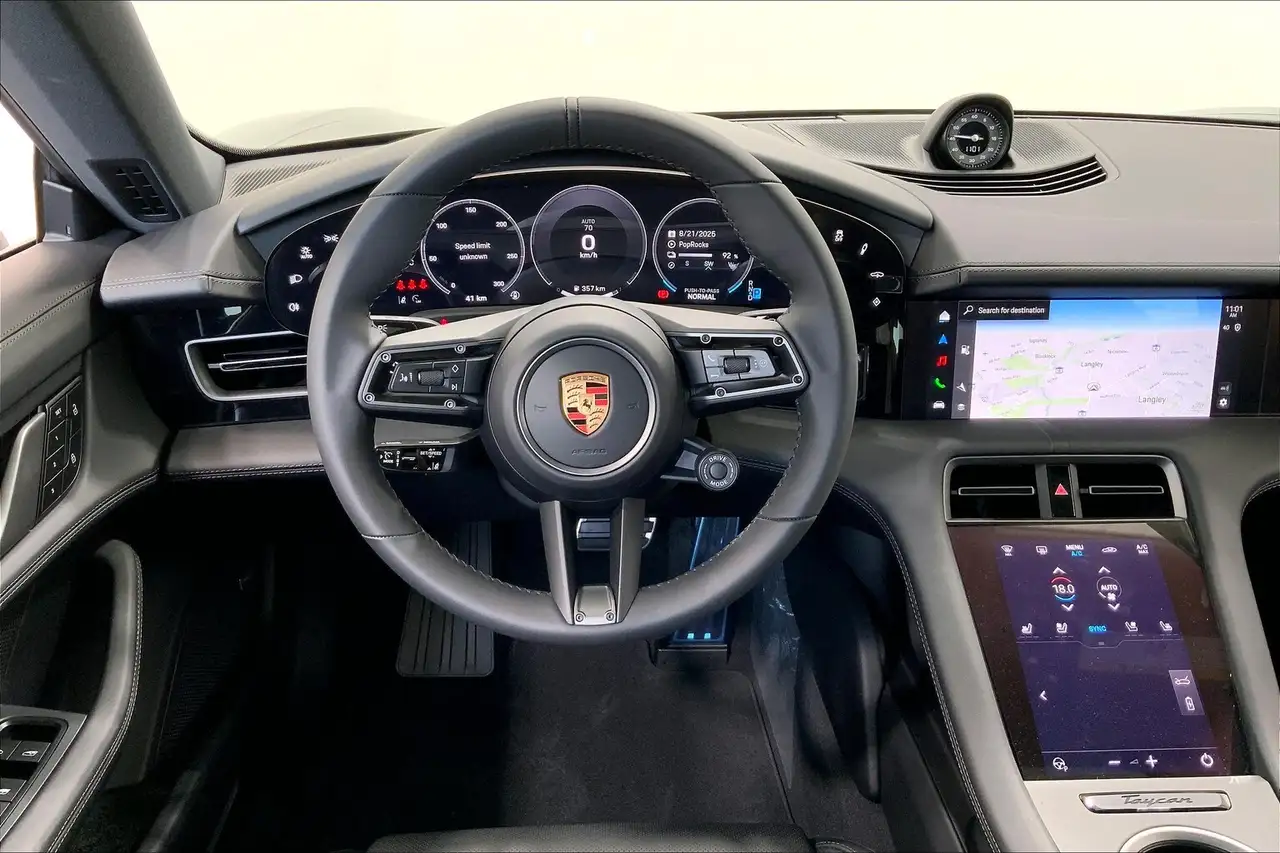 Porsche Taycan снимка Porsche Taycan