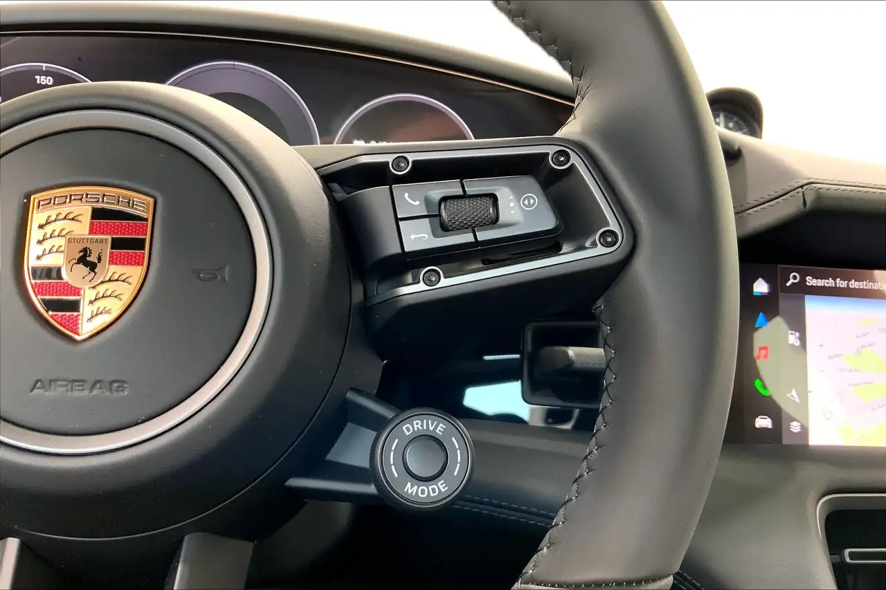 Porsche Taycan снимка Porsche Taycan