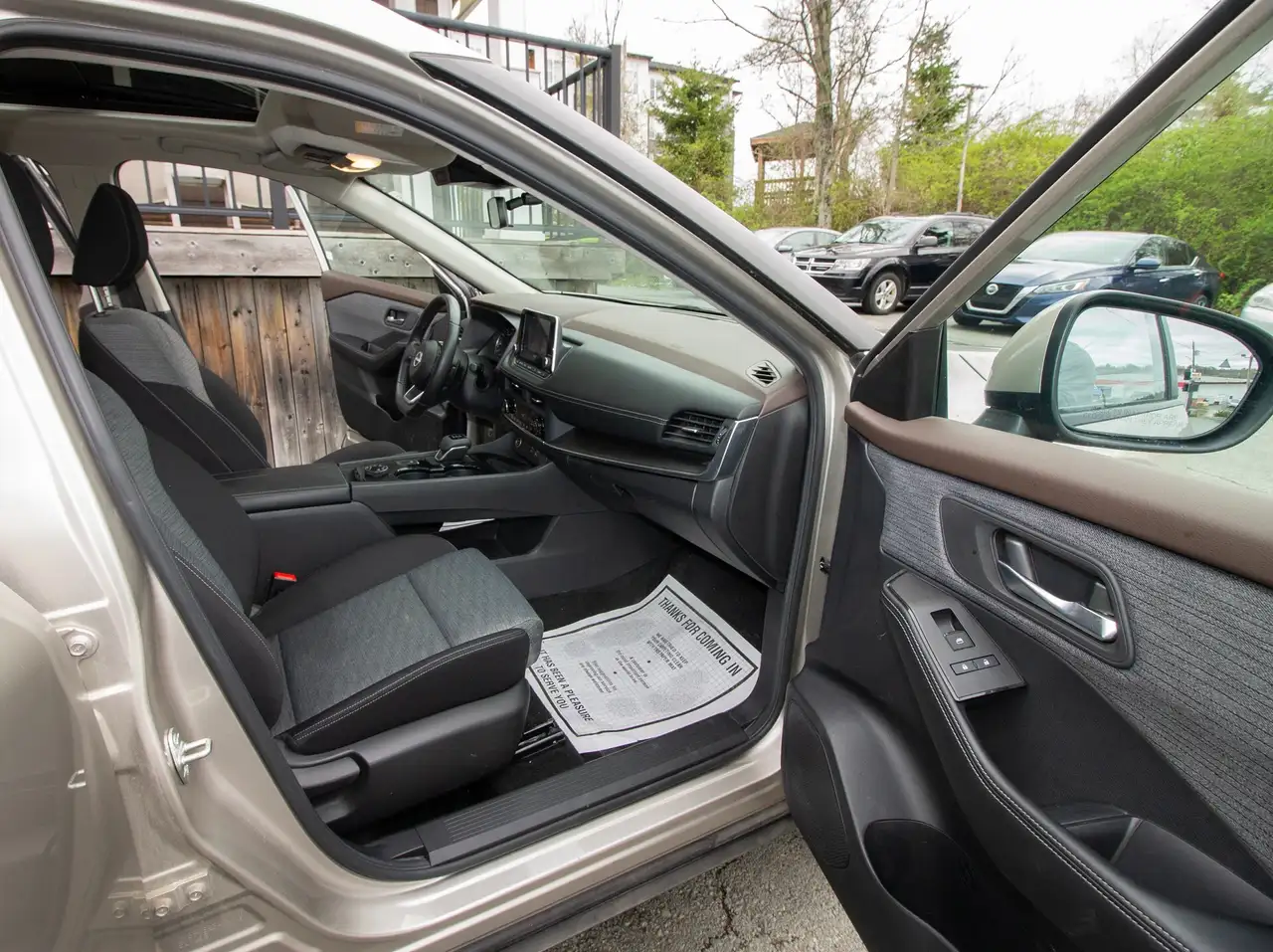 Nissan Rogue снимка Nissan Rogue
