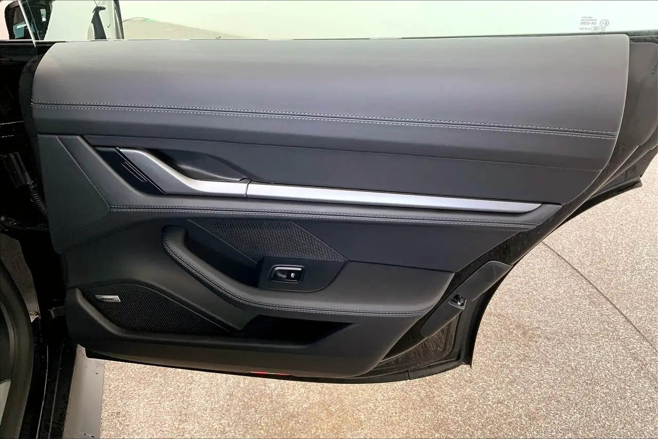 Porsche Taycan снимка Porsche Taycan