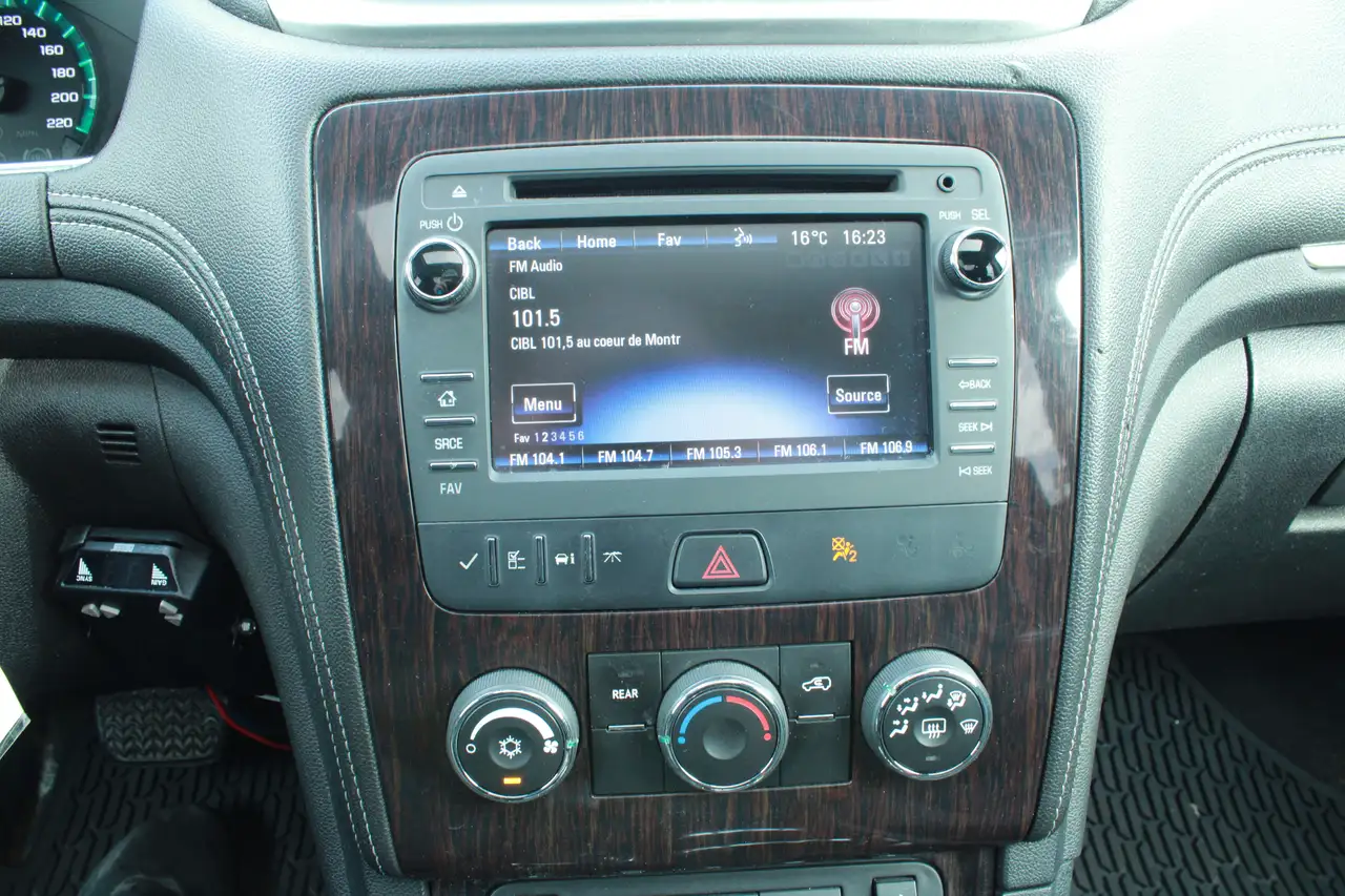 Chevrolet Traverse photo Chevrolet Traverse