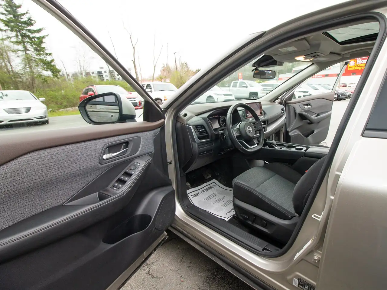 Nissan Rogue снимка Nissan Rogue