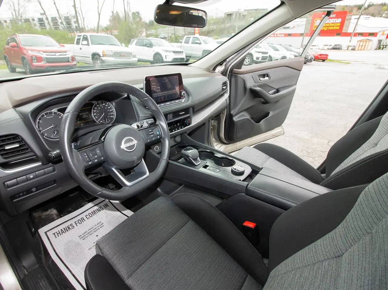 Nissan Rogue снимка Nissan Rogue