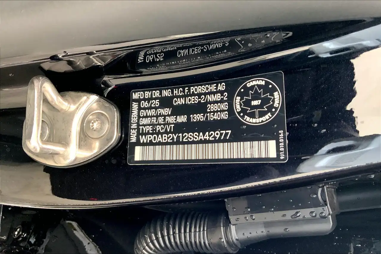 Porsche Taycan снимка Porsche Taycan