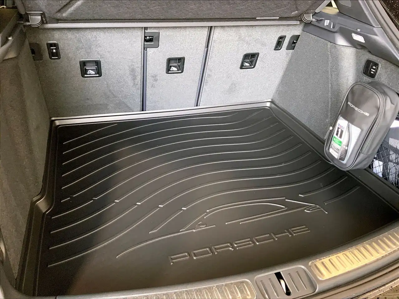 Porsche Macan снимка Porsche Macan