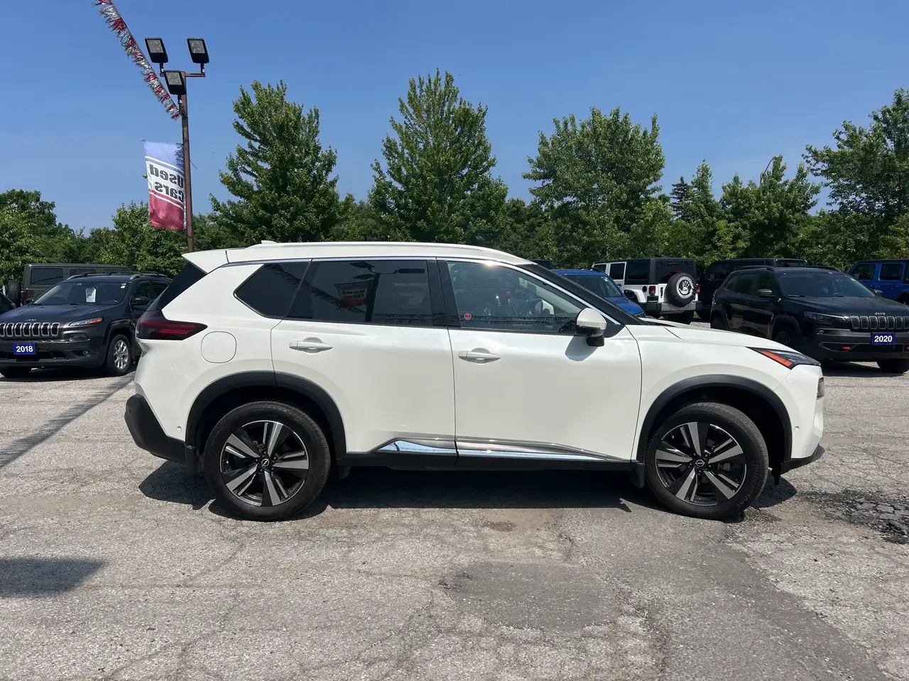 Nissan Rogue снимка Nissan Rogue