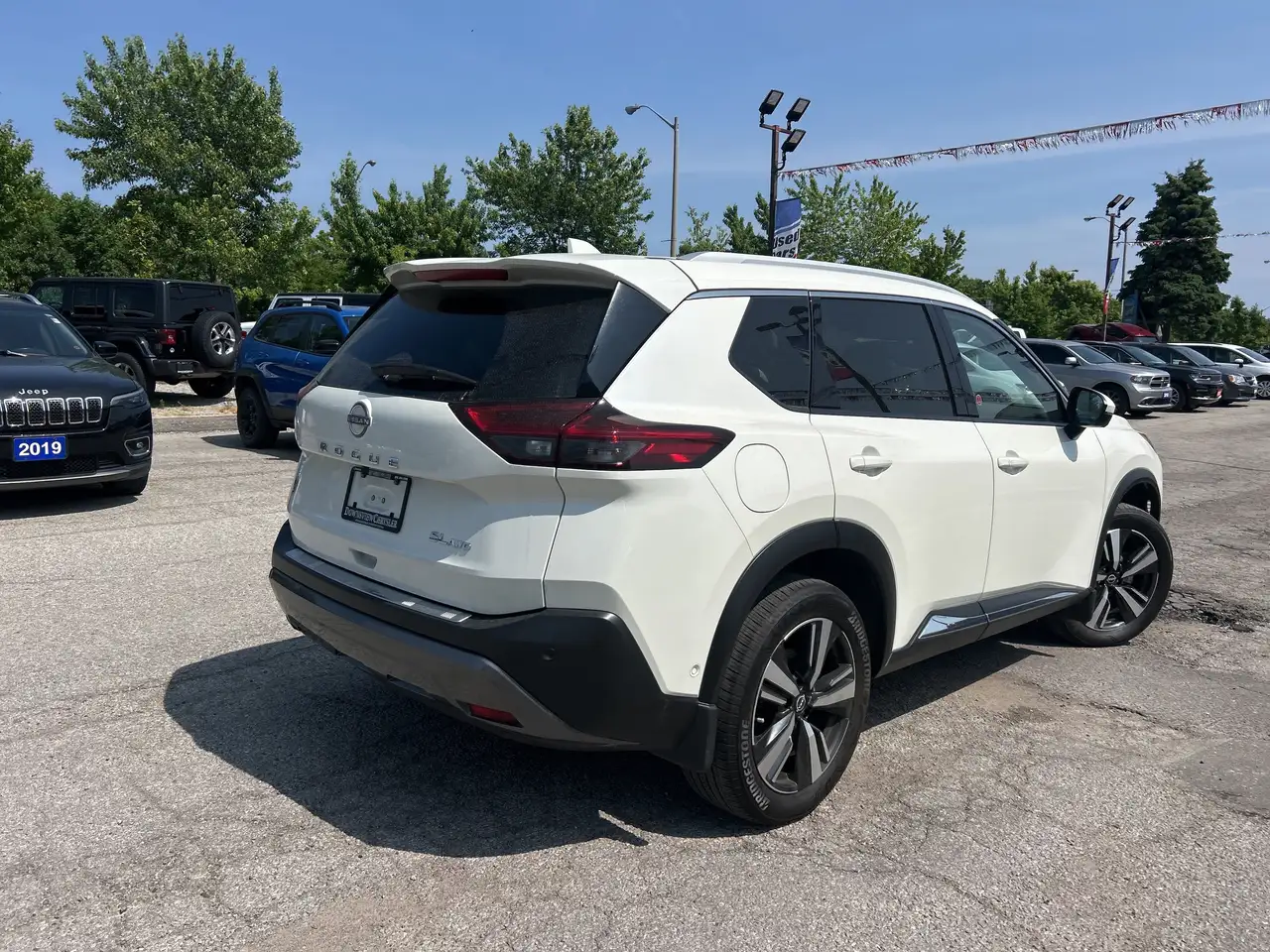 Nissan Rogue снимка Nissan Rogue