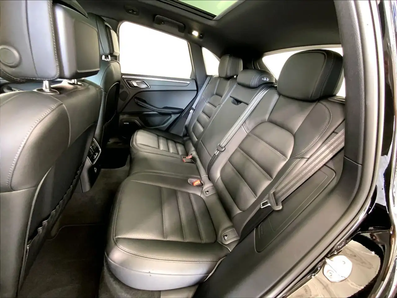 Porsche Macan снимка Porsche Macan