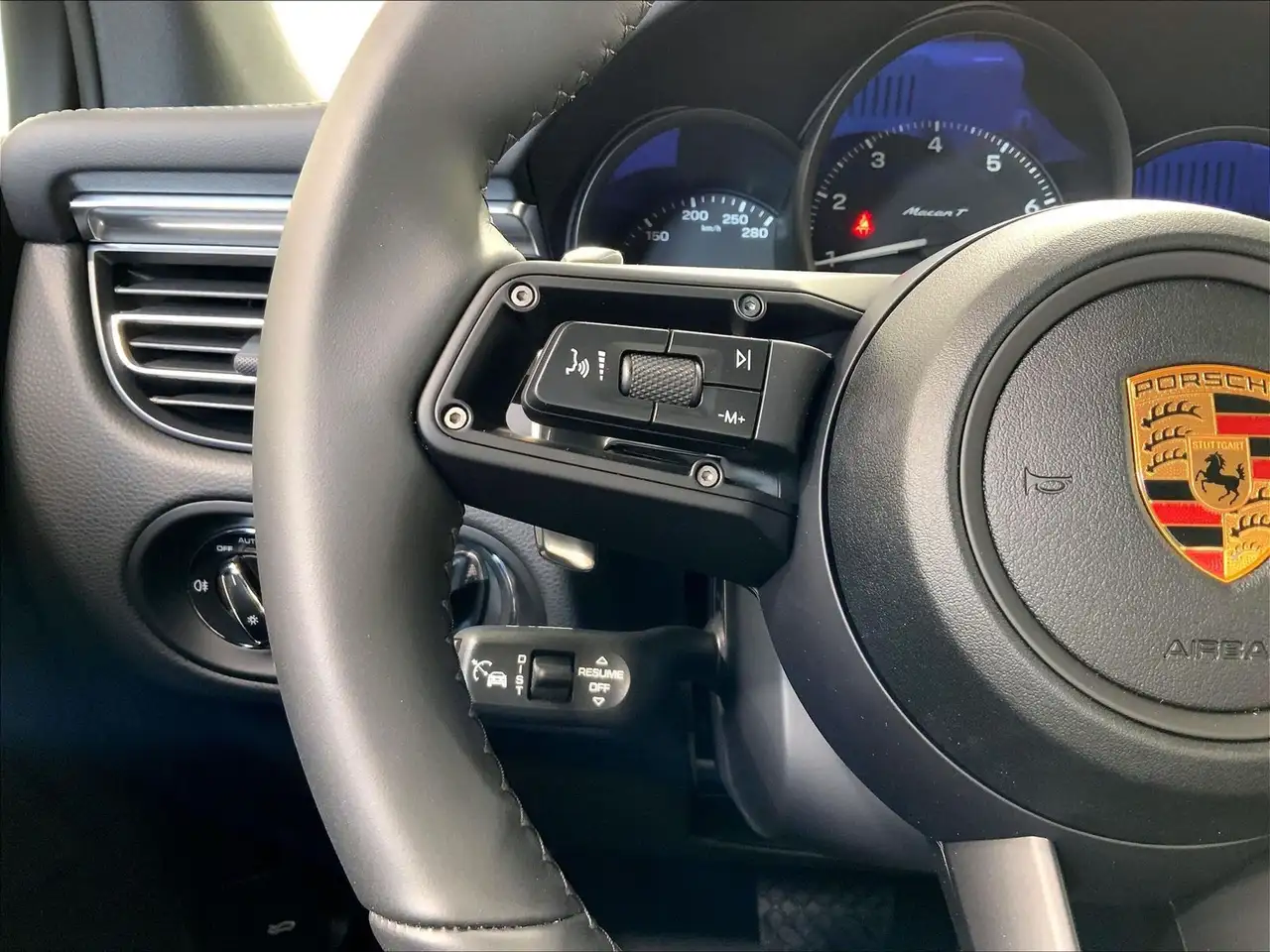 Porsche Macan снимка Porsche Macan