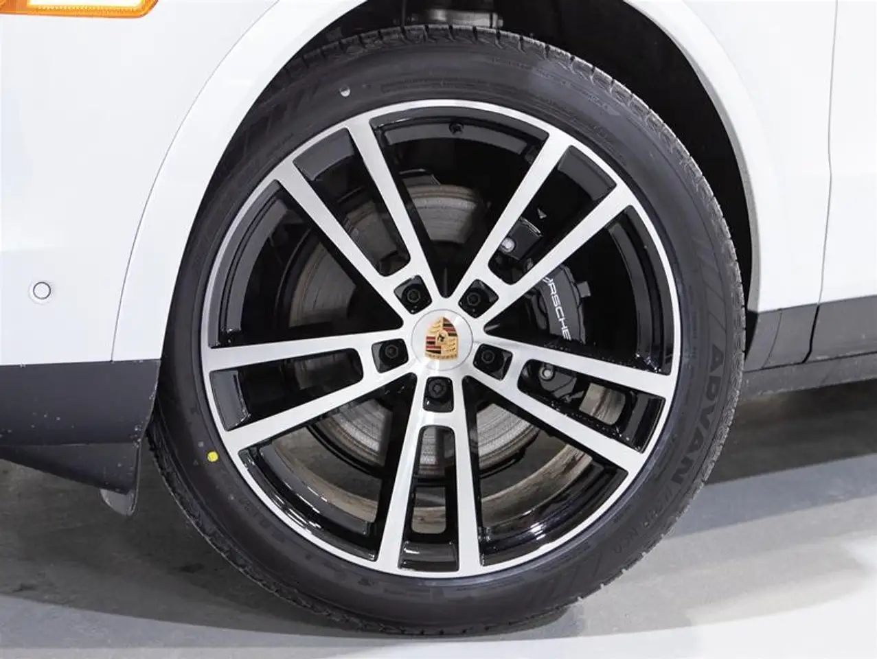 Porsche Cayenne снимка Porsche Cayenne