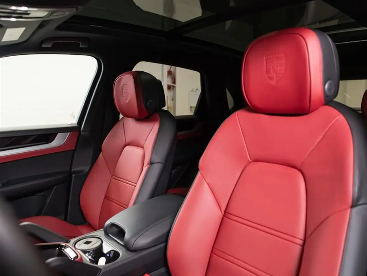 Porsche Cayenne снимка Porsche Cayenne