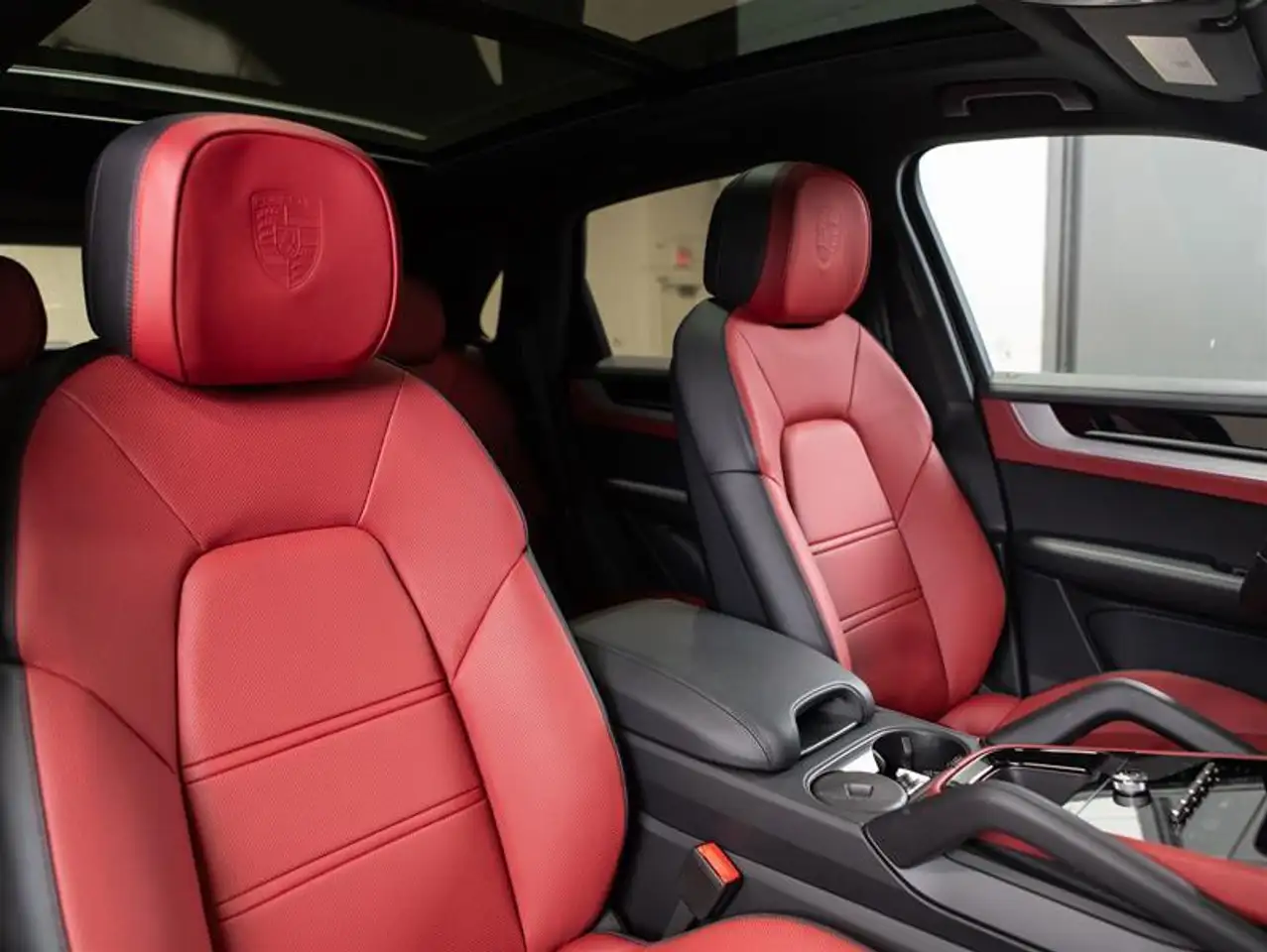 Porsche Cayenne снимка Porsche Cayenne