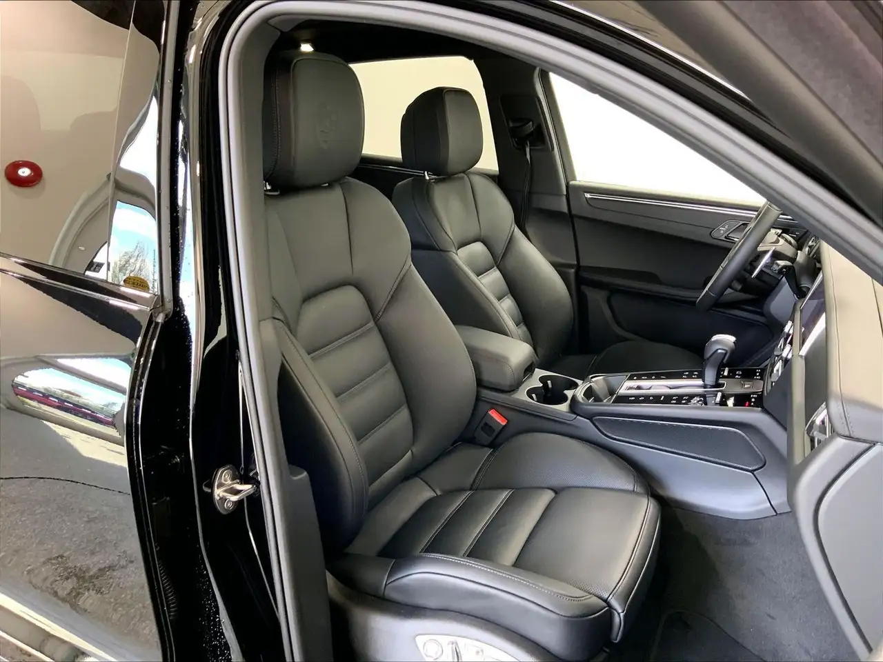 Porsche Macan снимка Porsche Macan