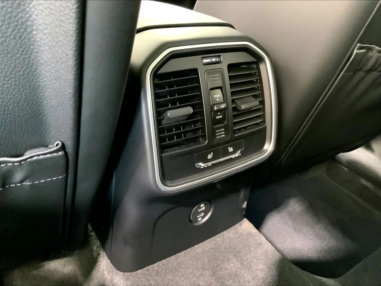 Porsche Macan снимка Porsche Macan