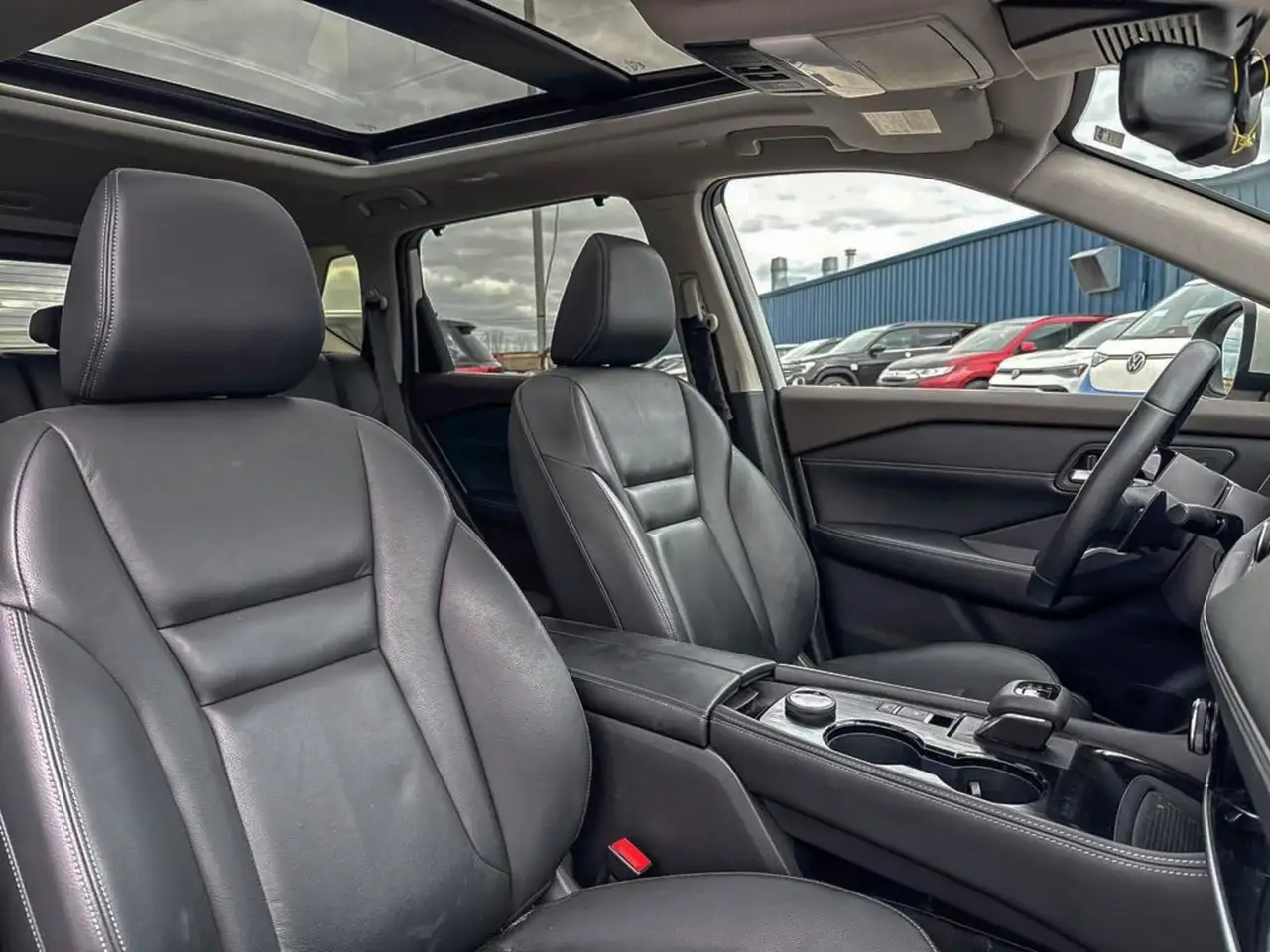 Nissan Rogue снимка Nissan Rogue