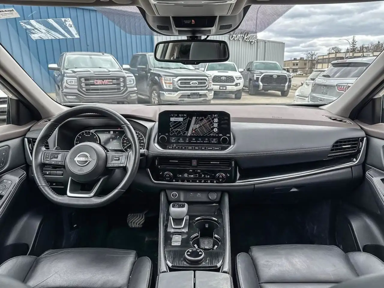 Nissan Rogue снимка Nissan Rogue