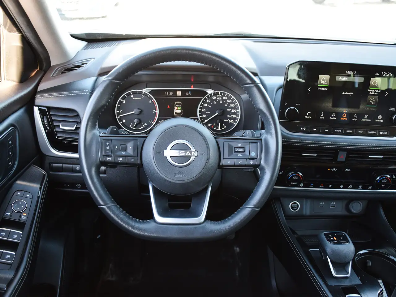 Nissan Rogue снимка Nissan Rogue
