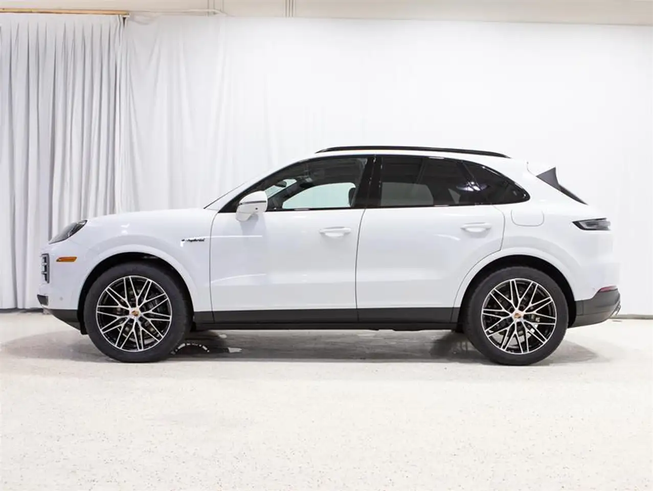 Porsche Cayenne photo Porsche Cayenne