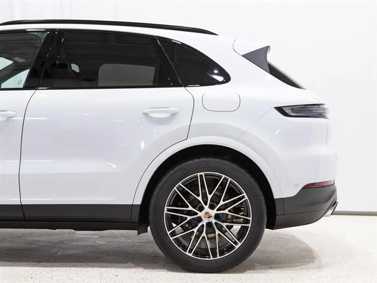 Porsche Cayenne photo Porsche Cayenne