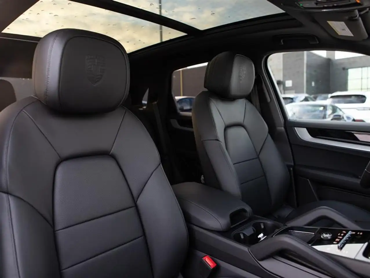 Porsche Cayenne photo Porsche Cayenne