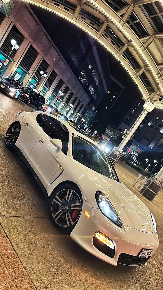 Porsche Panamera снимка Porsche Panamera