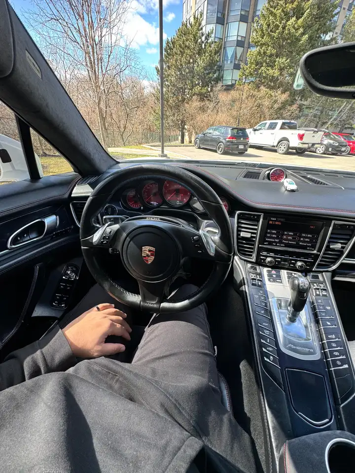 Porsche Panamera снимка Porsche Panamera