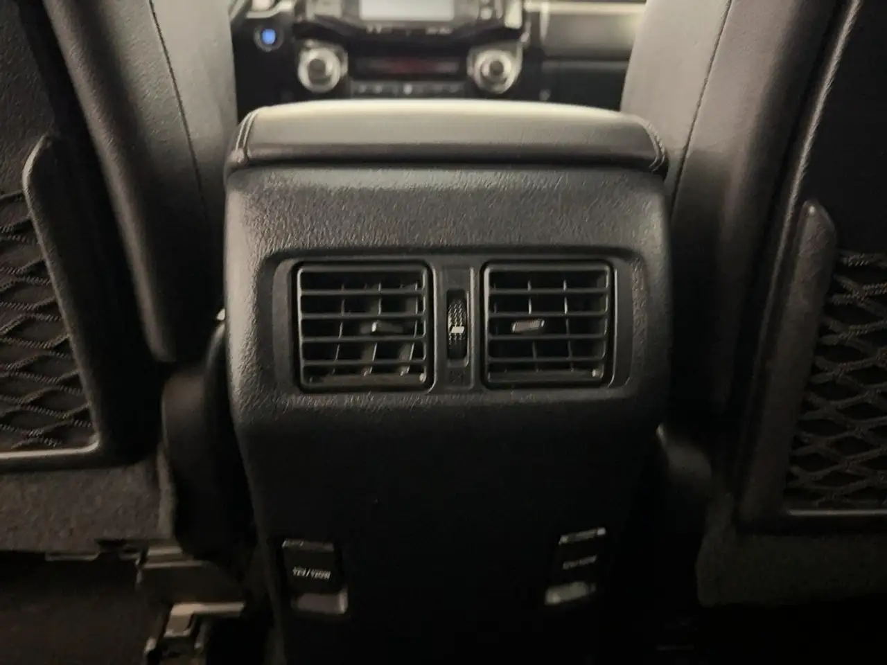 Toyota 4-Runner снимка Toyota 4-Runner