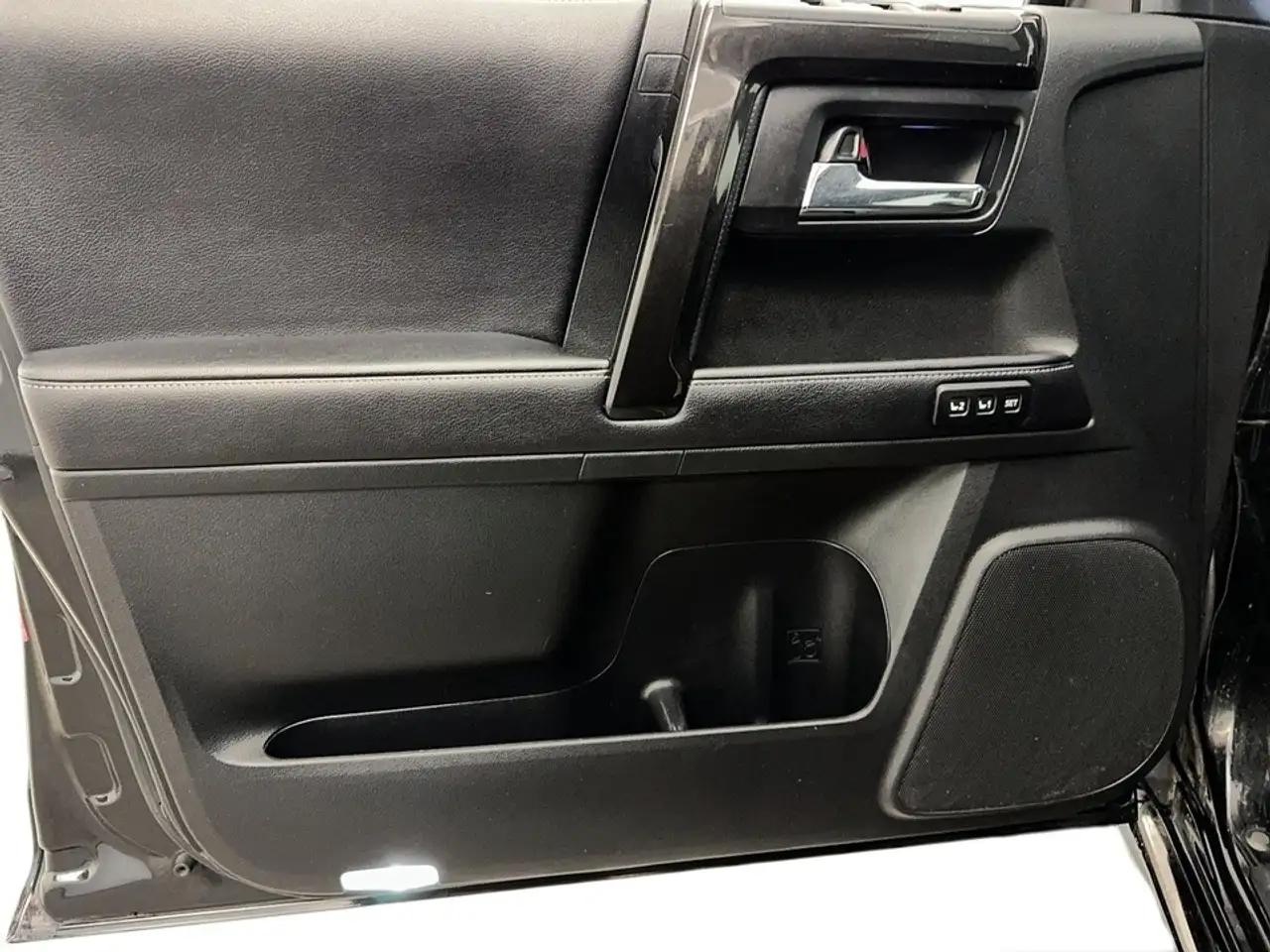 Toyota 4-Runner снимка Toyota 4-Runner