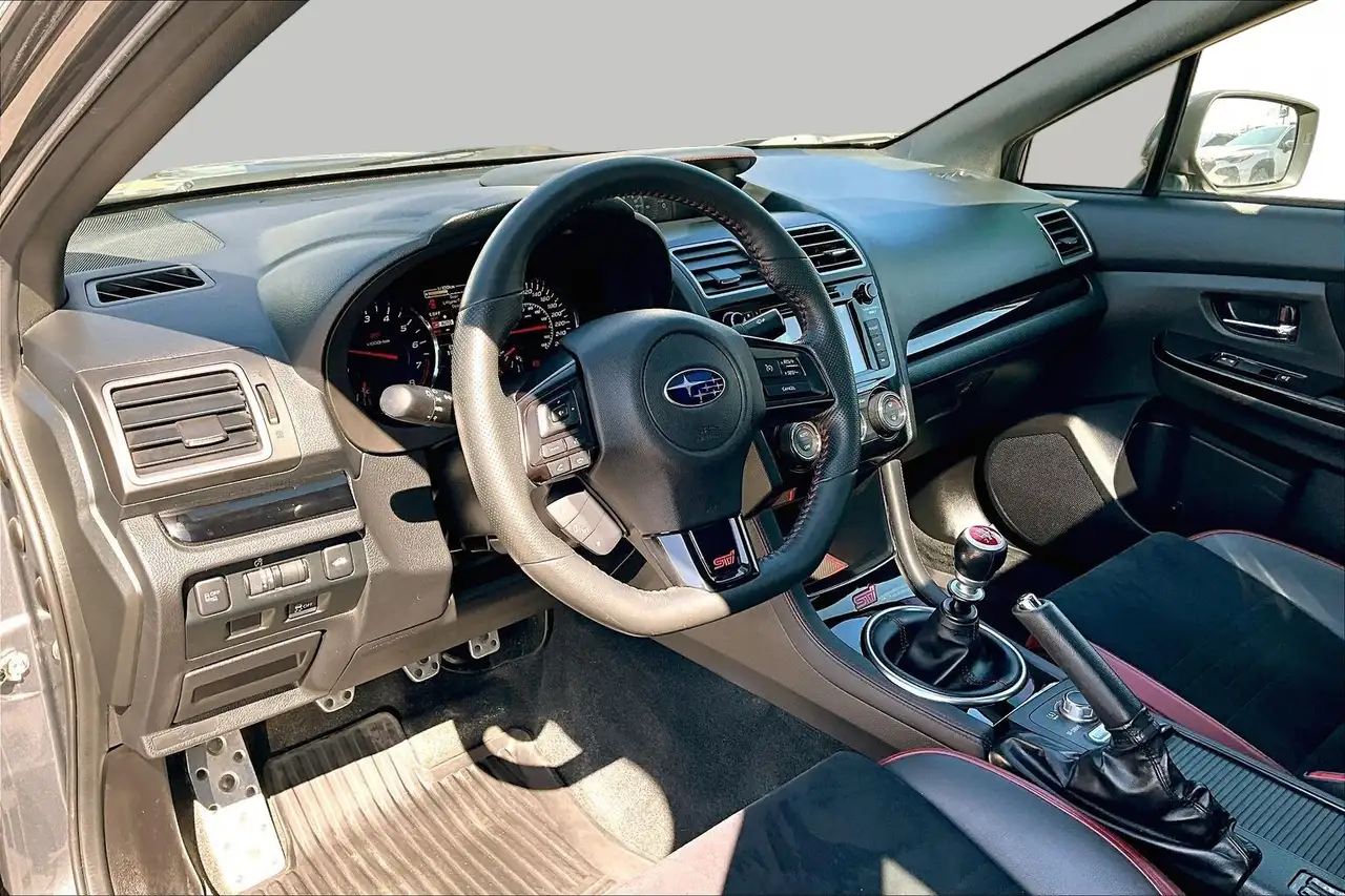 Subaru WRX снимка Subaru WRX