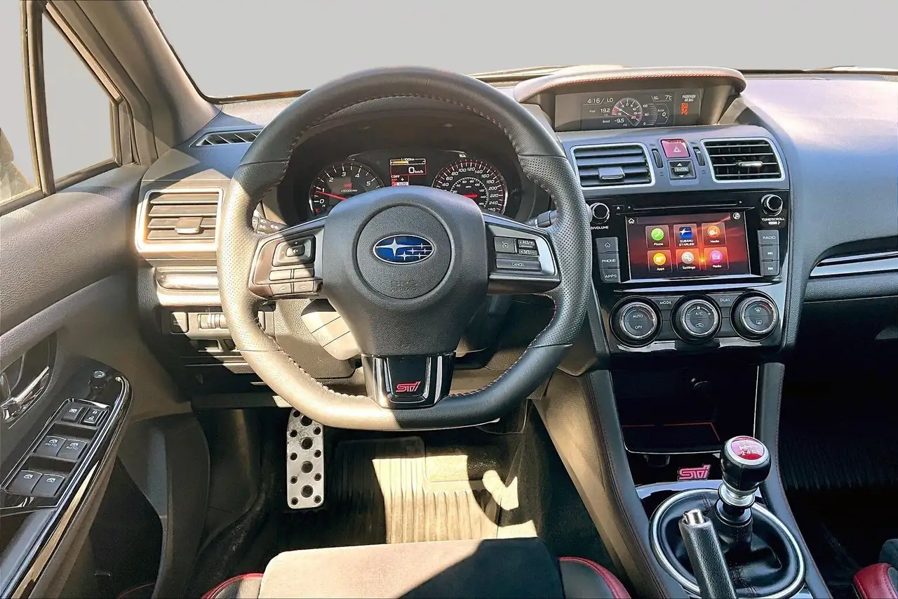 Subaru WRX снимка Subaru WRX