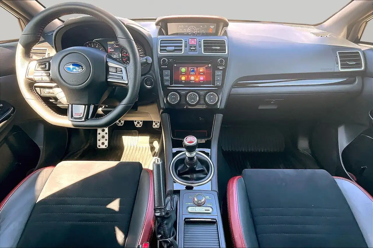 Subaru WRX снимка Subaru WRX