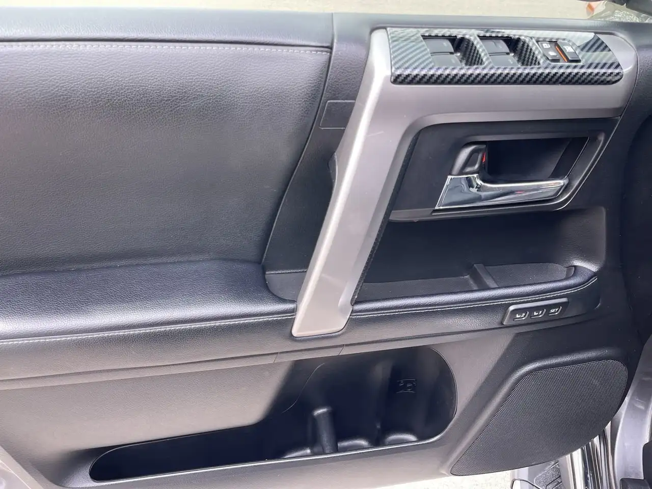 Toyota 4-Runner снимка Toyota 4-Runner