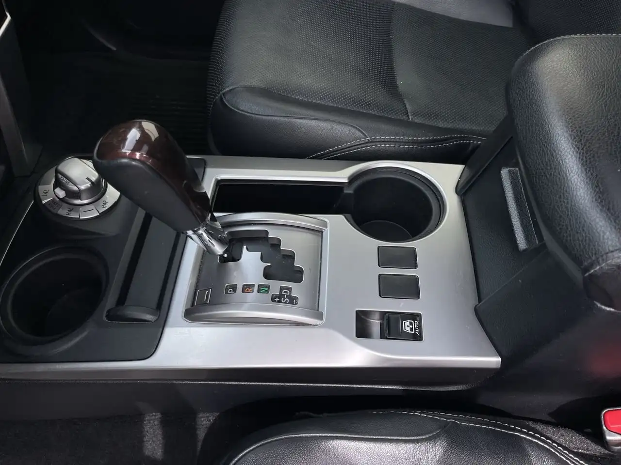 Toyota 4-Runner снимка Toyota 4-Runner