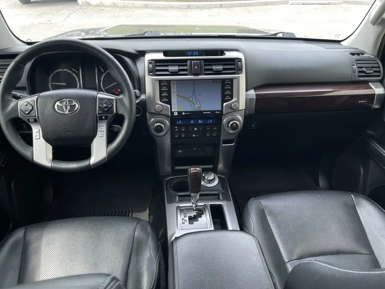 Toyota 4-Runner снимка Toyota 4-Runner